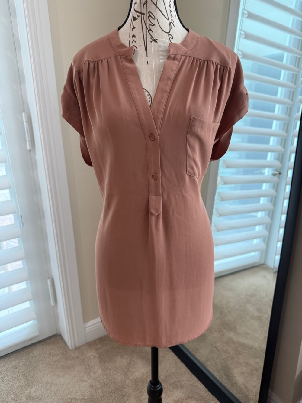 Pleione Dusty Rose Split-Neck Short-Sleeve Tunic